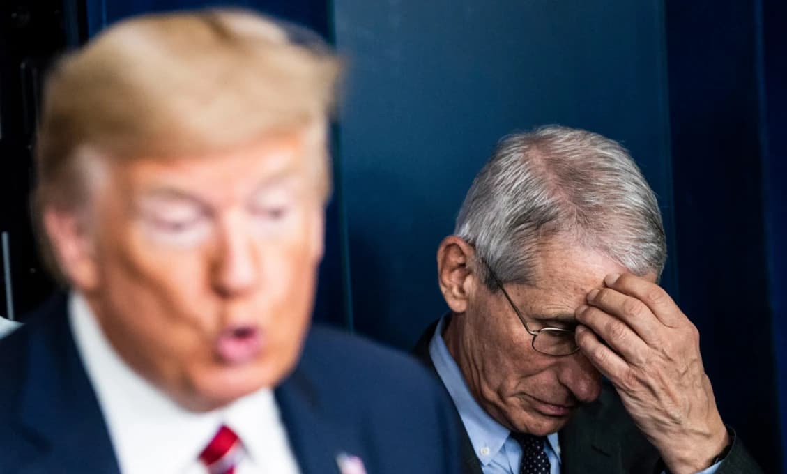 TO JE ALE IDIOT!“ Zverejnený denník odhalil, čo si Fauci myslel o Trumpovi (VIDEO)