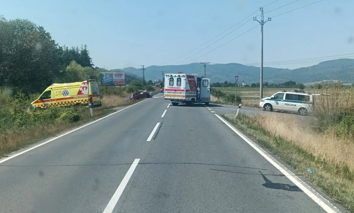 DRÁMA NA CESTE! Auto vrazilo do sanitky s pacientmi, zasahovali všetky zložky