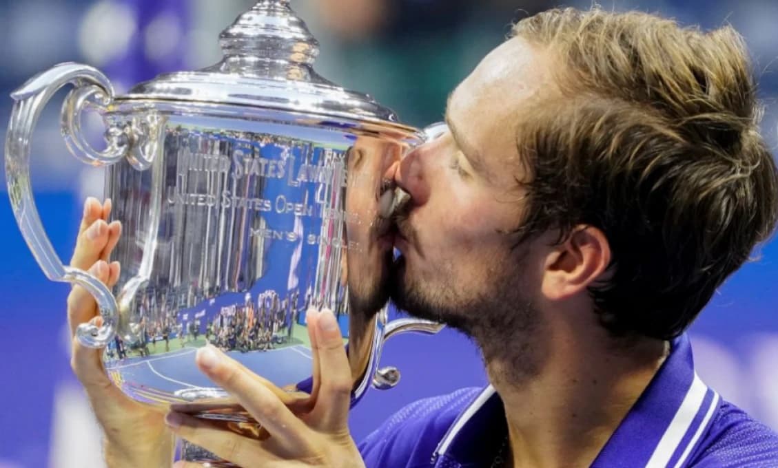 Ruský tenista Daniil Medvedev cíti po finále Australian Open obrovskú krivdu!