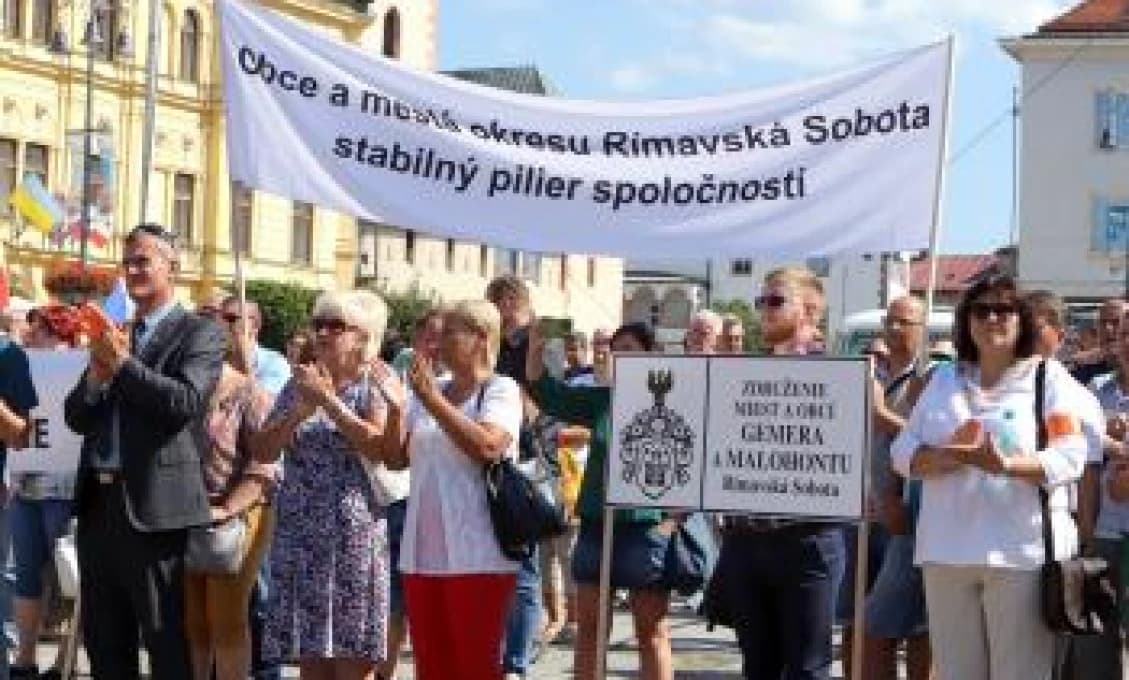 Samosprávy protestujú: Žiadajú od vlády záchranné koleso