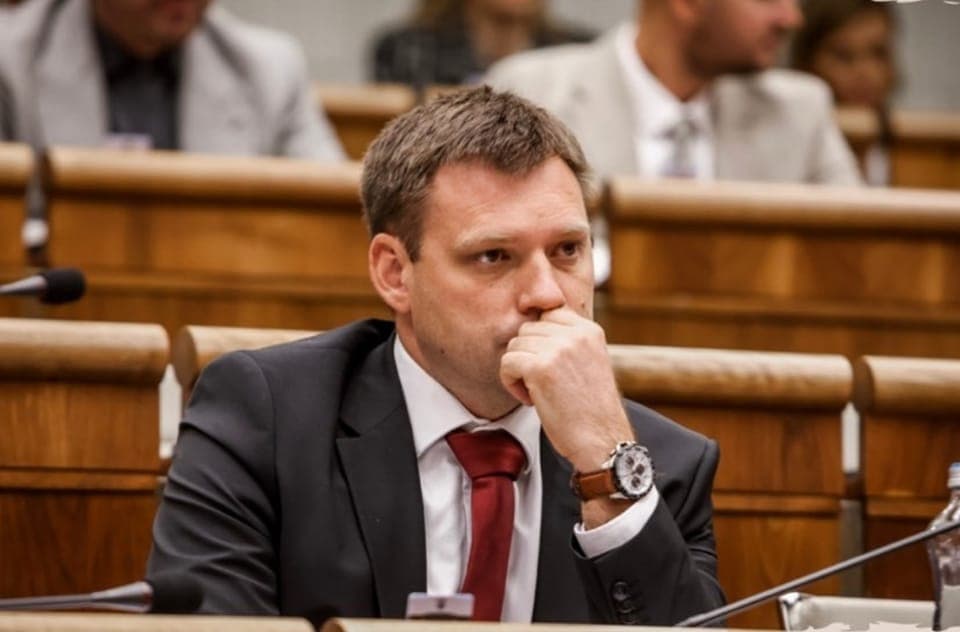 MINISTRA TARABU prezident ODVOLÁ! Môže na naplniť TENTO scenár