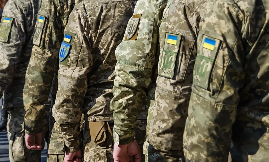 „Pili sme vlastný moč“: Ukrajinskí vojaci volajú o pomoc