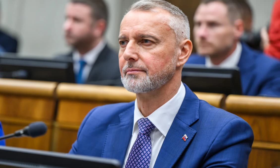 Šéf parlamentu Richard RAŠI VYZVAL OPOZÍCIU