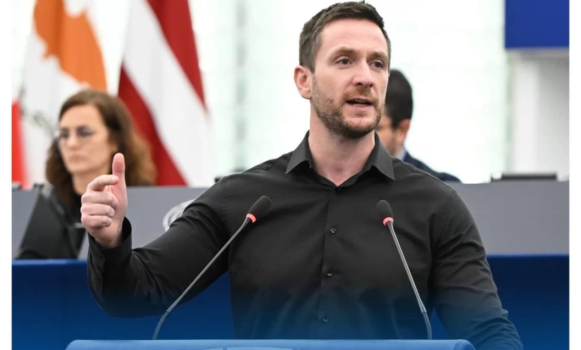 DETI NEPOTREBUJÚ VIAC POHLAVÍ, ALE NORMÁLNU VÝCHOVU! - upozorňuje Milan Uhrík v EP (VIDEO)
