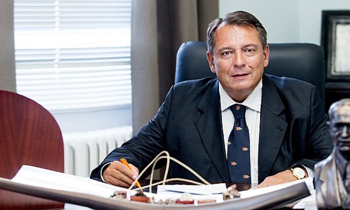 SITUÁCIA ZELENSKÉHO VLÁDY JE ZÚFALÁ! - upozorňuje český expremiér Jiří Paroubek