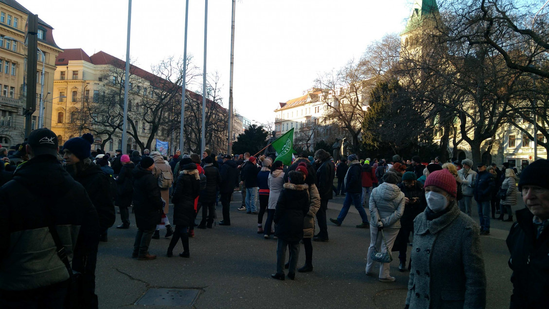 Priebeh protestu proti vojenskej dohode medzi SR a USA