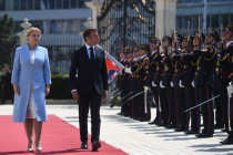 SR Francúzsko Macron Návšteva BAX Macron na Slovensku Francúzsky prezident Emmanuel Macron v stredu pricestoval na pozvanie prezidentky SR Zuzany Čaputovej na oficiálnu dvojdňovú návštevu Slovenska. Na snímke prezidentka SR Zuzana Čaputová a francúzsky prezident Emannuel Macron pózujú počas stretnutia v Prezidentskom paláci v Bratislave v stredu 31. mája 2023.